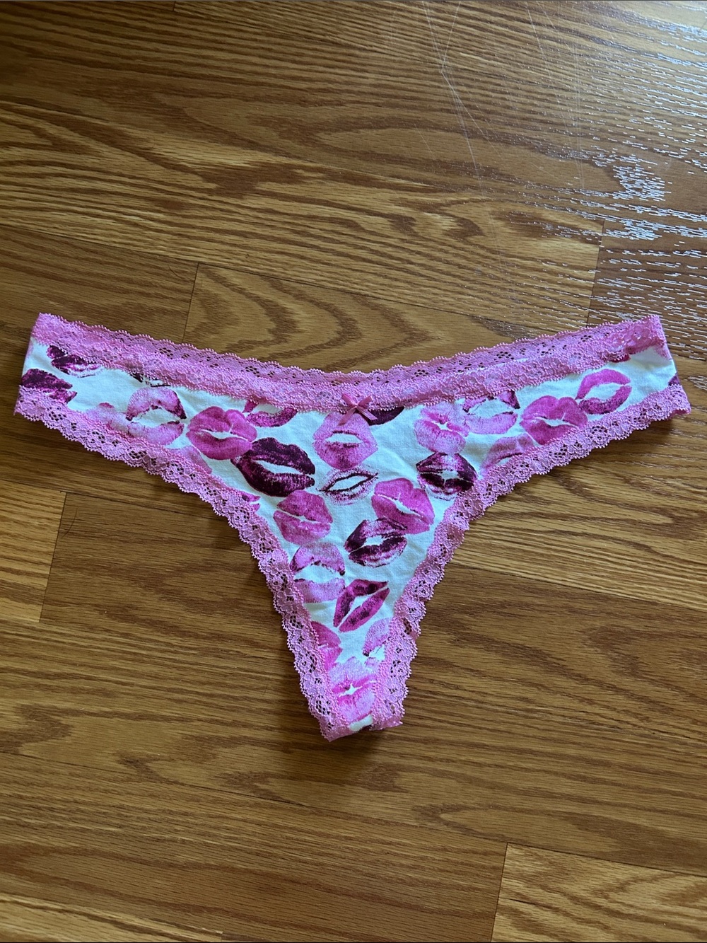 NWT SKIMS Lightweight Cotton Lace Trim Thong Women's size XL